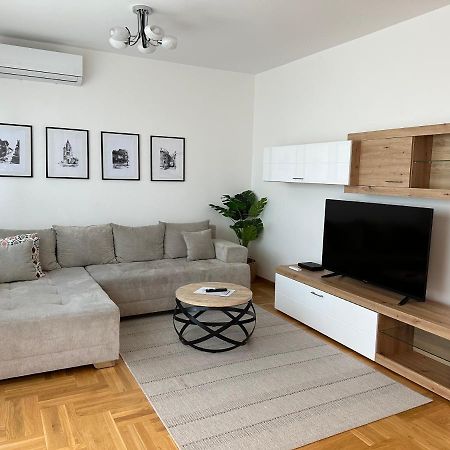 Apartment Aura Белград Екстериор снимка